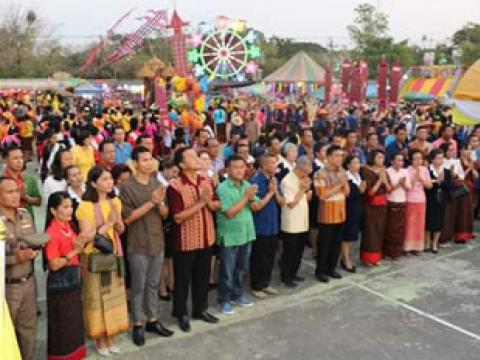วันหัวผักกาดขาว วีถีชุมชน คนสามเผ่า ของตีเมืองกระสัง"และงาน