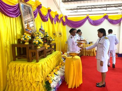 พิธีรับพรราชทานพระบรมฉายาลักษณ์ พรบาทสมเด็จพระเจ้าอยู่หัวและสมเด