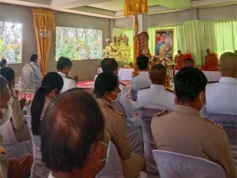 ร่วมพิธีเจริญพระพุทธมนต์และเจริญจิตภาวนาและปล่อยปลา