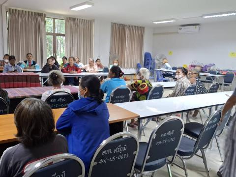 โครงการอบรมให้ความรู้เรื่องการพัฒนาสตรีและครอบครัว
