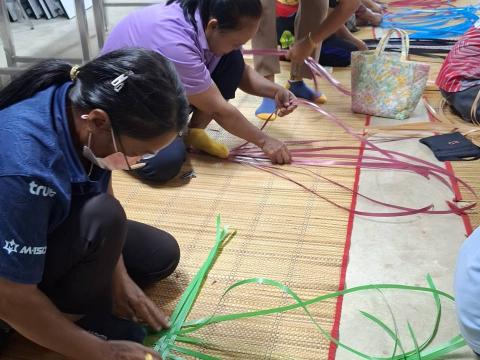 โครงการอบรมให้ความรู้เรื่องการพัฒนาสตรีและครอบครัว
