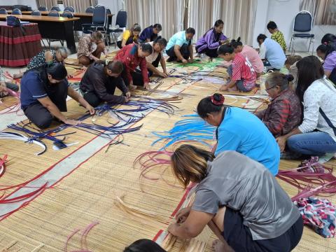 โครงการอบรมให้ความรู้เรื่องการพัฒนาสตรีและครอบครัว