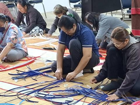 โครงการอบรมให้ความรู้เรื่องการพัฒนาสตรีและครอบครัว