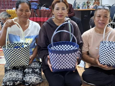 โครงการอบรมให้ความรู้เรื่องการพัฒนาสตรีและครอบครัว